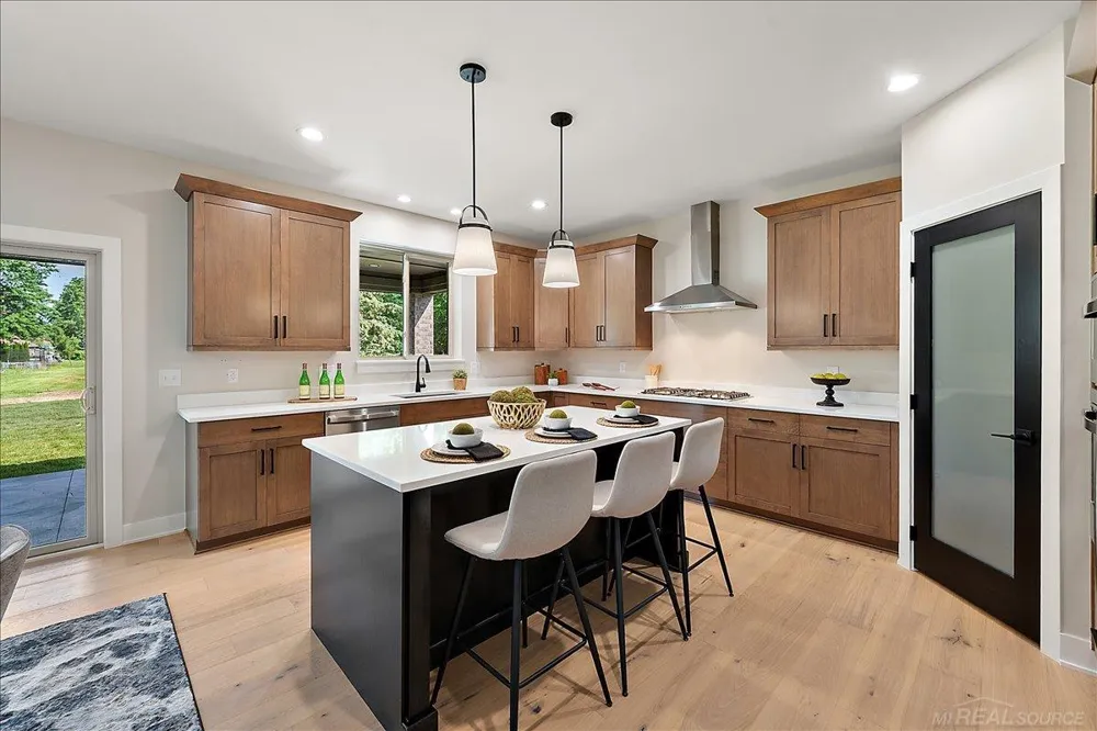 49309 Bayshore Drive Chesterfield Township, MI 48047