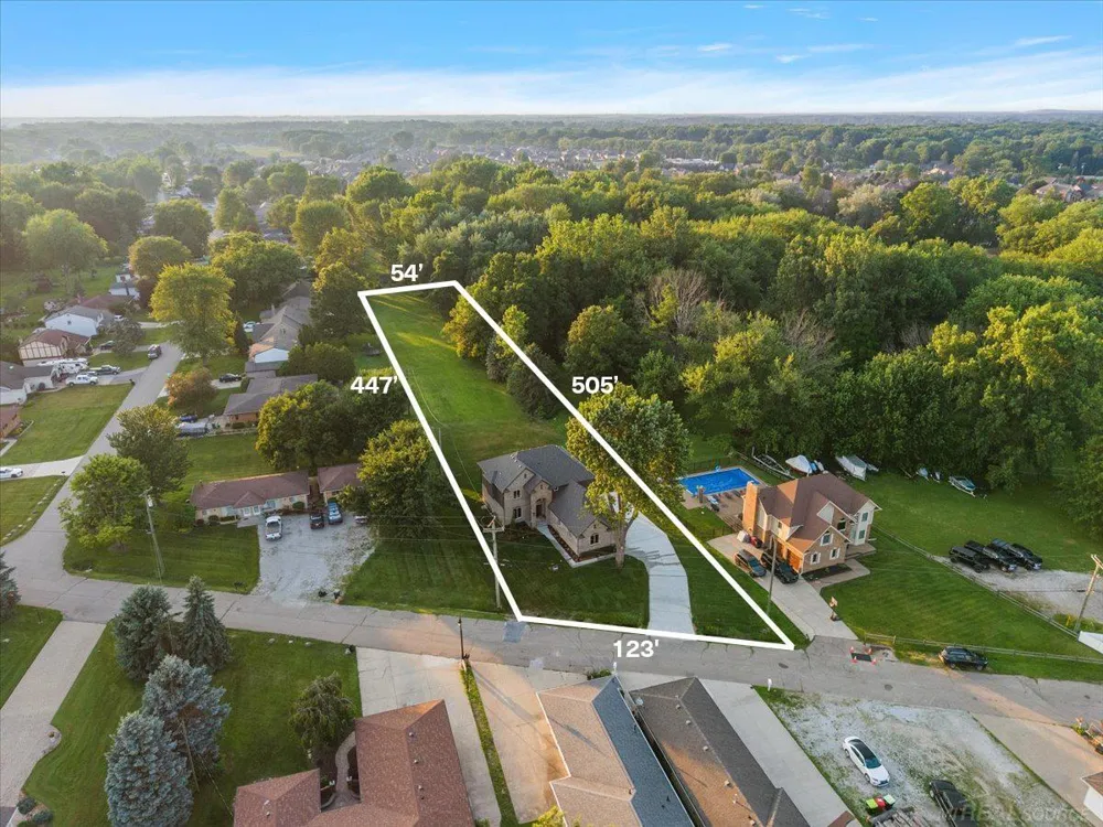 49309 Bayshore Drive Chesterfield Township, MI 48047