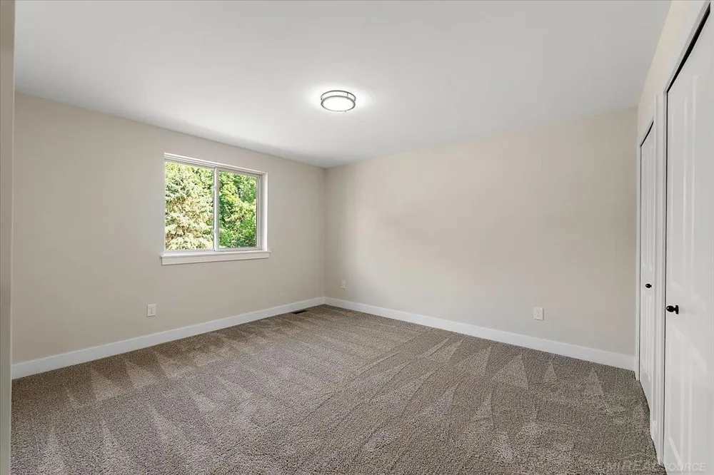 49309 Bayshore Drive Chesterfield Township, MI 48047