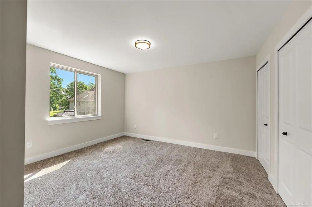 49309 Bayshore Drive Chesterfield Township, MI 48047