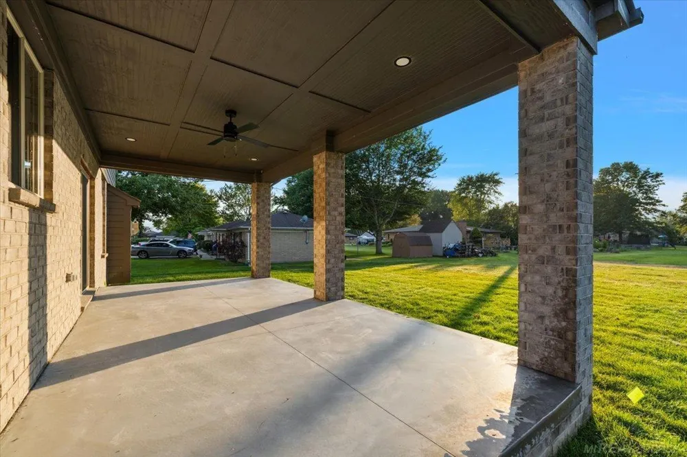 49309 Bayshore Drive Chesterfield Township, MI 48047