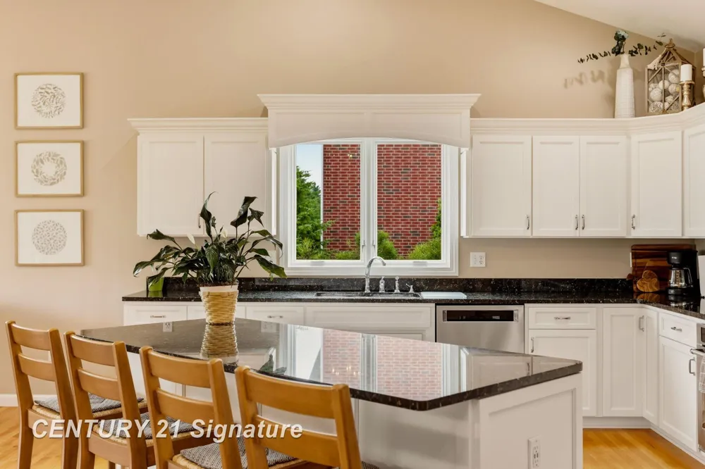 77 Sawmill Creek Trail Saginaw Charter Township, MI 48603
