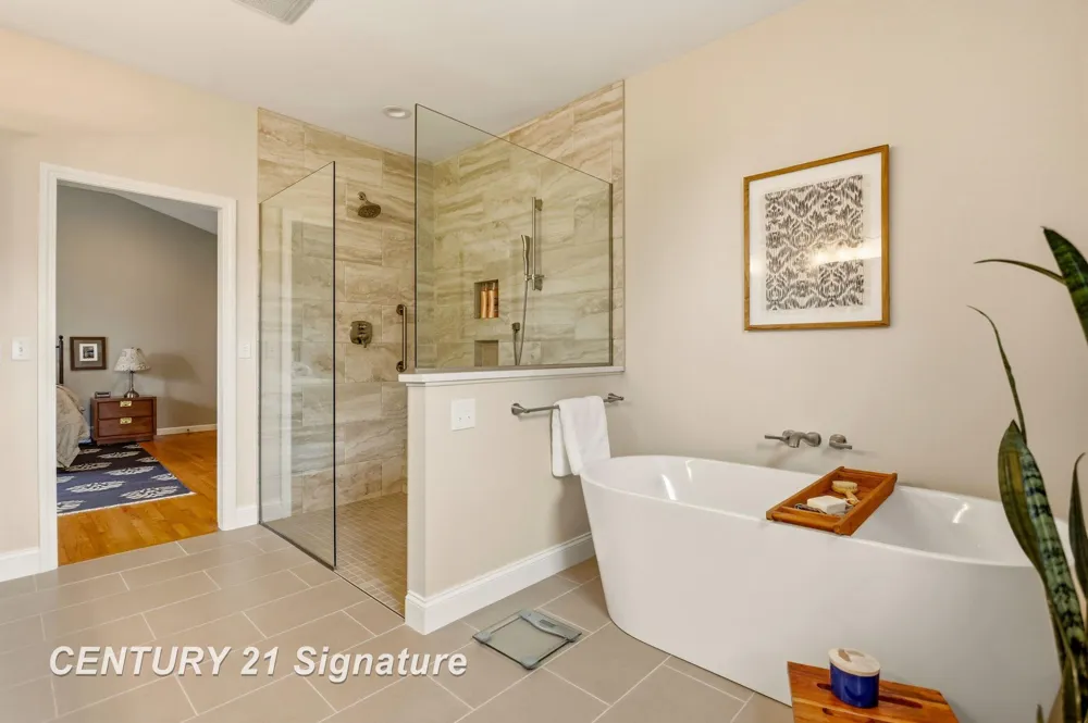 77 Sawmill Creek Trail Saginaw Charter Township, MI 48603