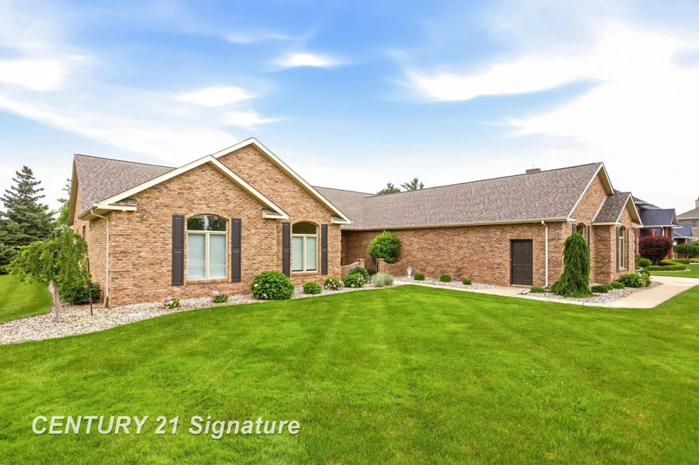 77 Sawmill Creek Trail Saginaw Charter Township, MI 48603