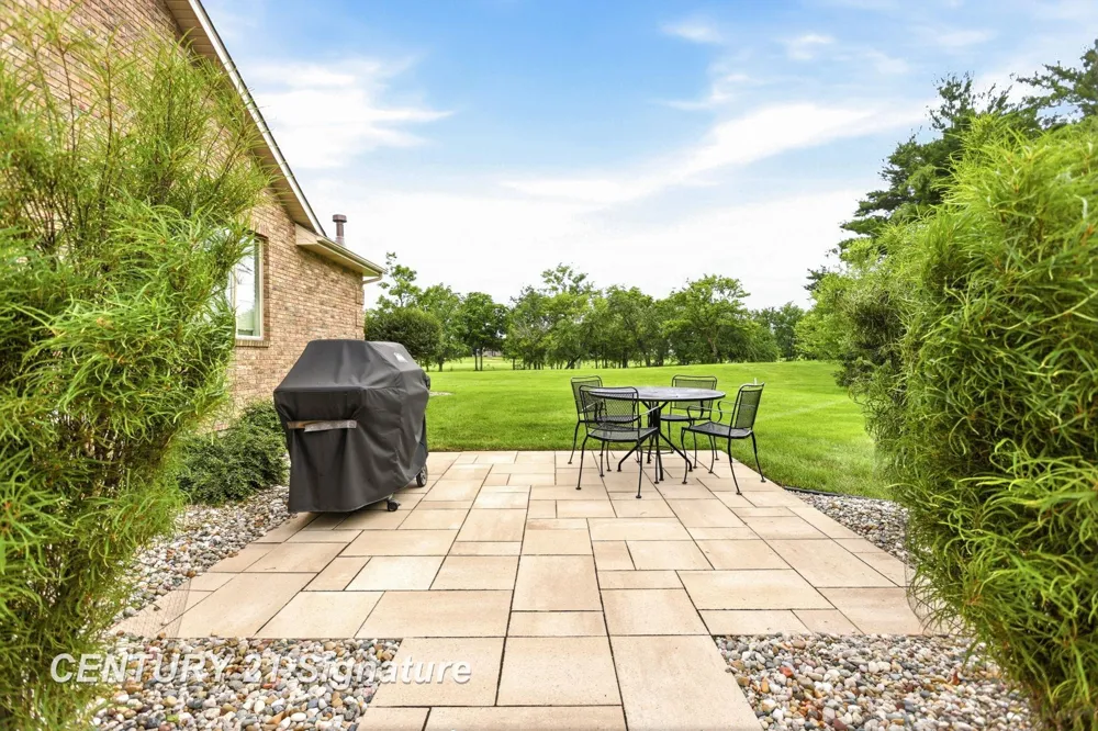 77 Sawmill Creek Trail Saginaw Charter Township, MI 48603