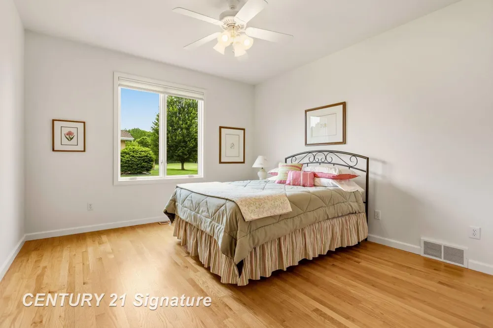 77 Sawmill Creek Trail Saginaw Charter Township, MI 48603