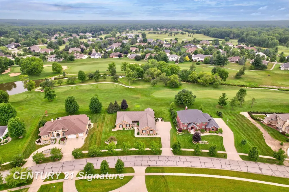 77 Sawmill Creek Trail Saginaw Charter Township, MI 48603