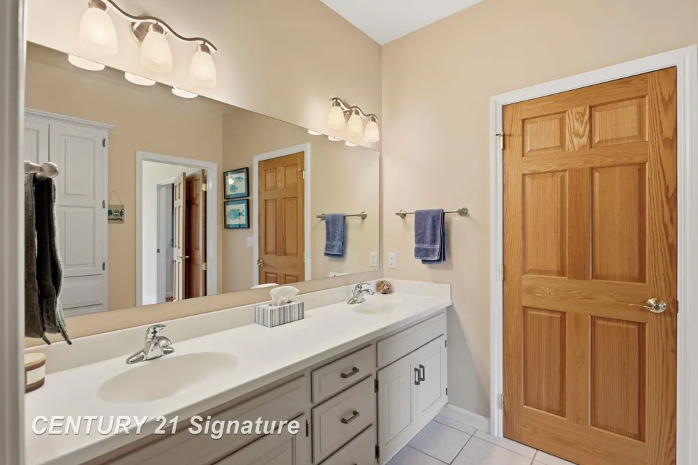 77 Sawmill Creek Trail Saginaw Charter Township, MI 48603