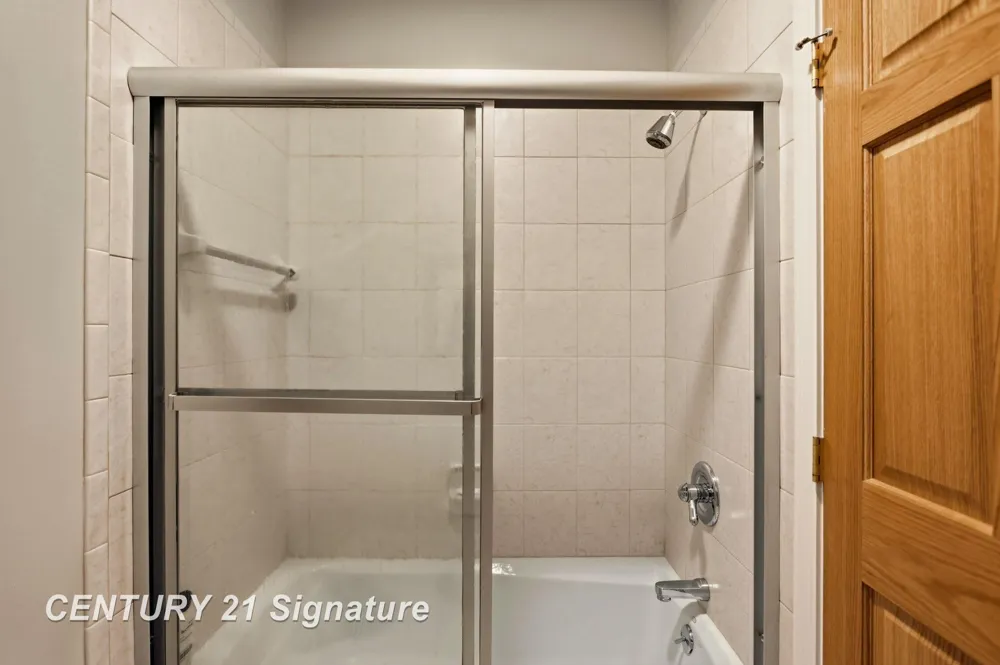 77 Sawmill Creek Trail Saginaw Charter Township, MI 48603