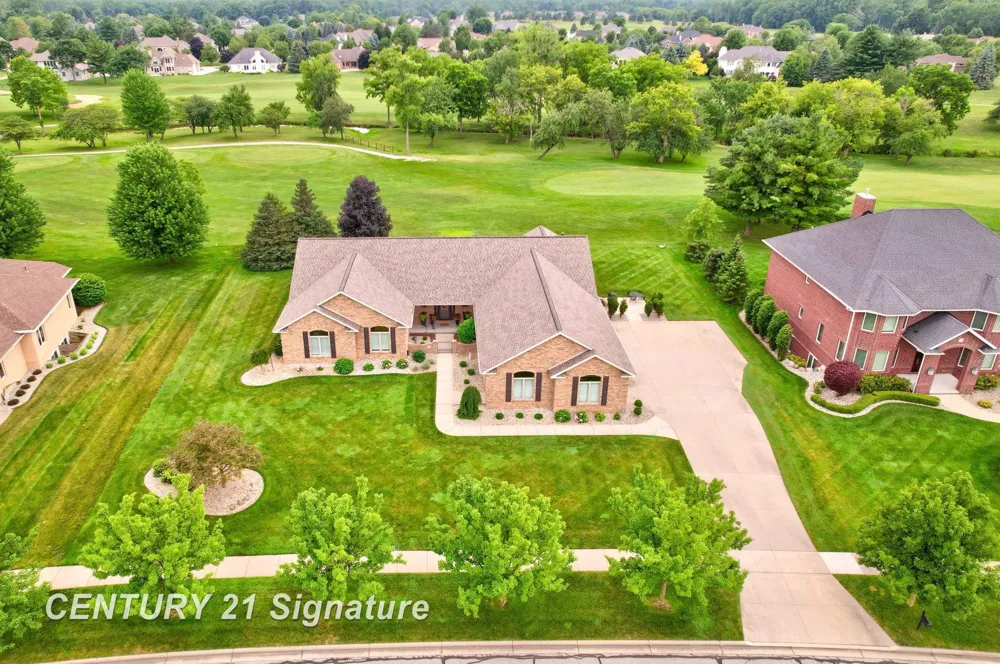 77 Sawmill Creek Trail Saginaw Charter Township, MI 48603