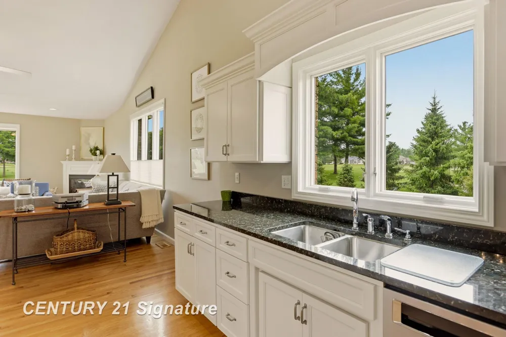 77 Sawmill Creek Trail Saginaw Charter Township, MI 48603