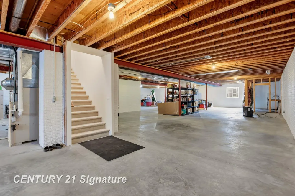 77 Sawmill Creek Trail Saginaw Charter Township, MI 48603
