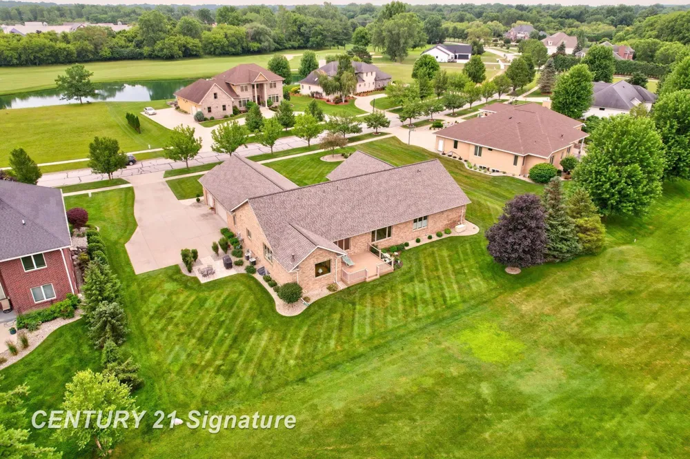 77 Sawmill Creek Trail Saginaw Charter Township, MI 48603