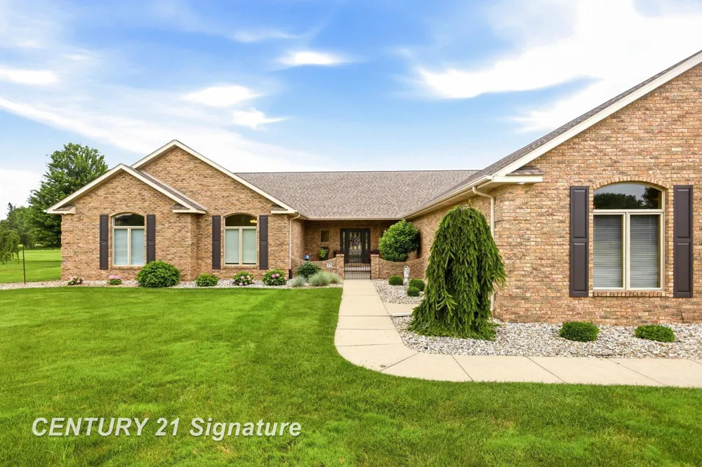 77 Sawmill Creek Trail Saginaw Charter Township, MI 48603