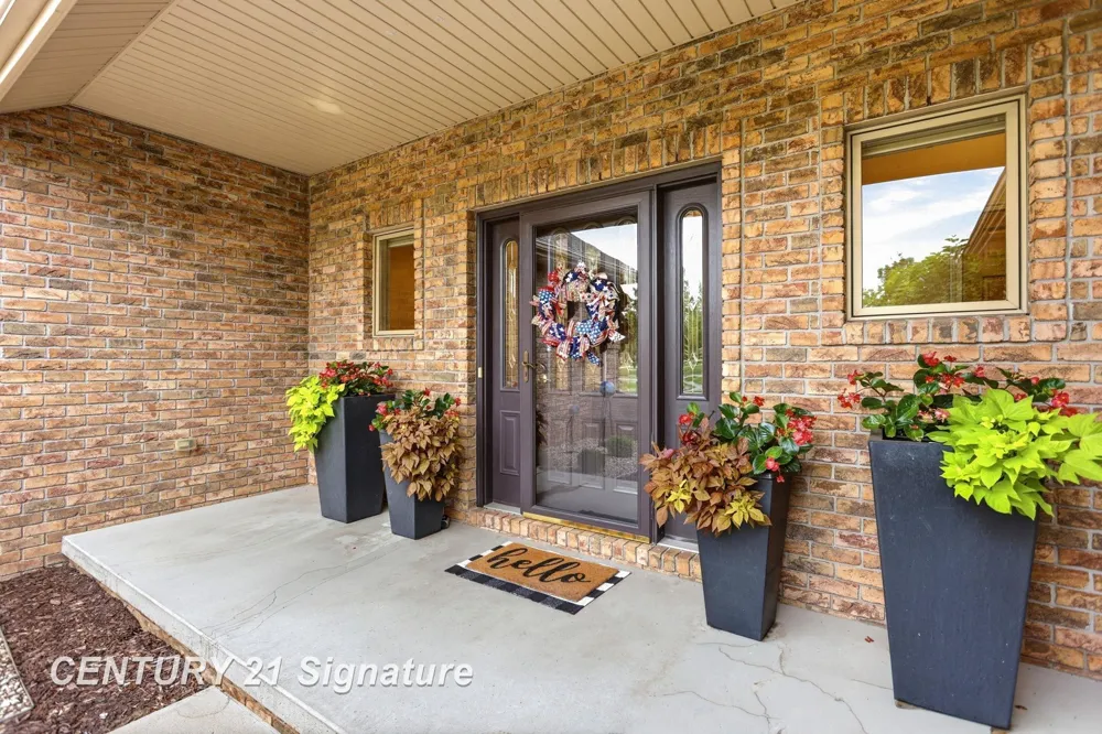 77 Sawmill Creek Trail Saginaw Charter Township, MI 48603