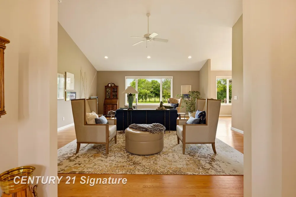 77 Sawmill Creek Trail Saginaw Charter Township, MI 48603