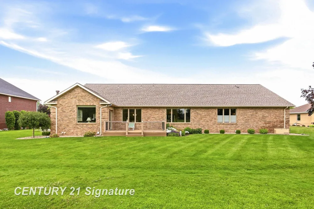 77 Sawmill Creek Trail Saginaw Charter Township, MI 48603
