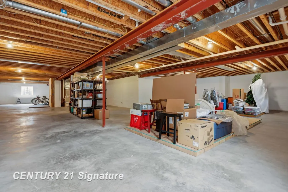 77 Sawmill Creek Trail Saginaw Charter Township, MI 48603