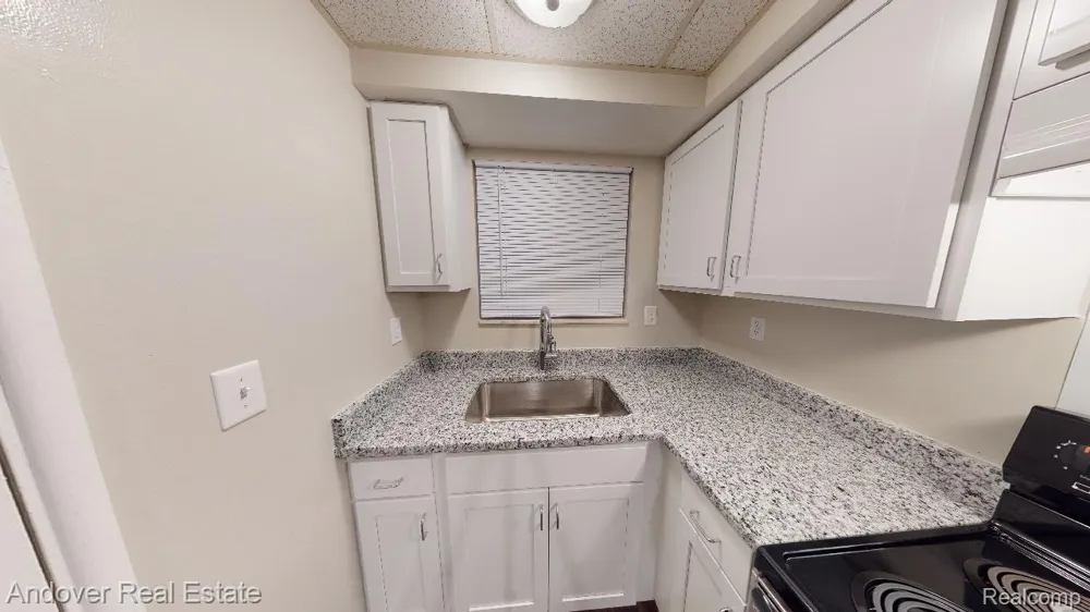 535 PONTIAC STREET #17 Oxford Charter Township, MI 48371
