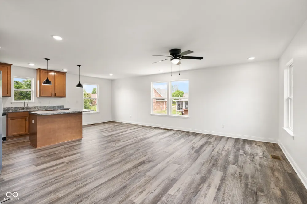 6409 Sunset Loop Charlestown, IN 47111