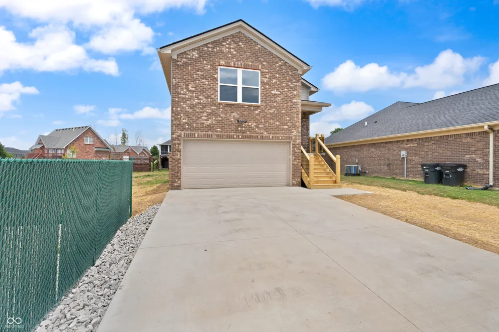 6409 Sunset Loop Charlestown, IN 47111