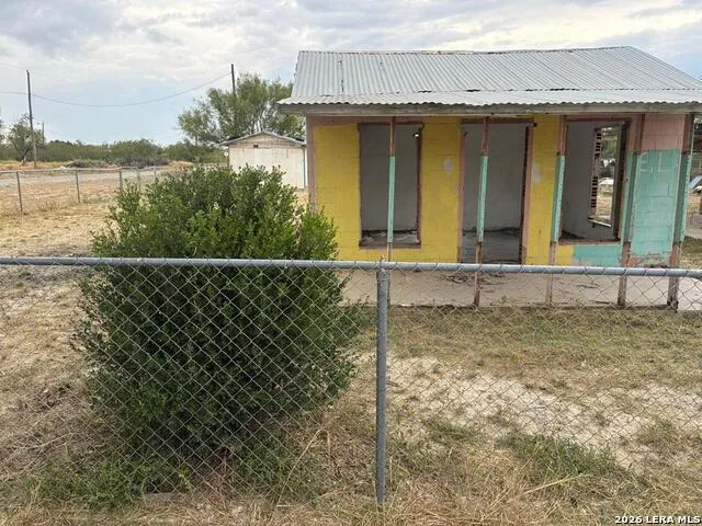 286 WASHINGTON ST El Indio, TX 78860