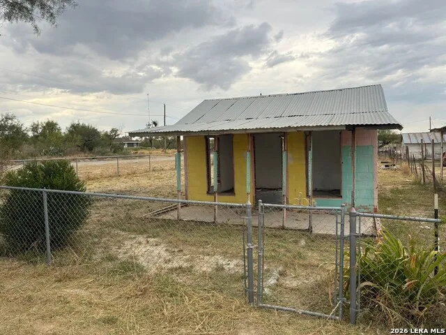 286 WASHINGTON ST El Indio, TX 78860