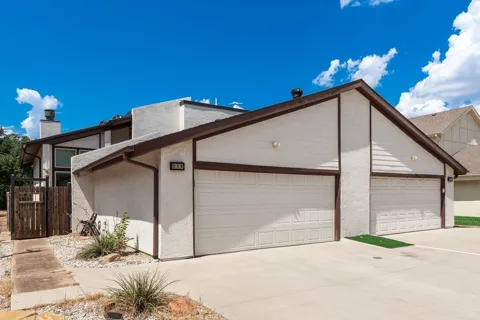 219 W Rochelle Road