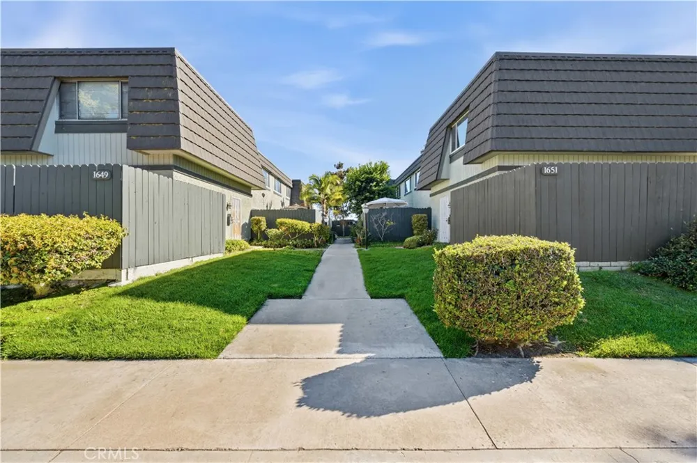 1651 Iowa Street #C Costa Mesa, CA 92626