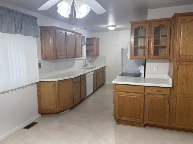 15435 Bainbridge Street Livonia, MI 48154
