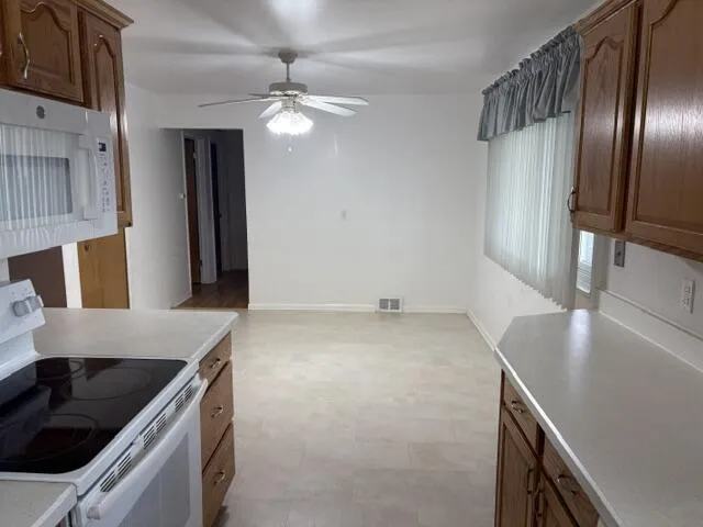15435 Bainbridge Street Livonia, MI 48154