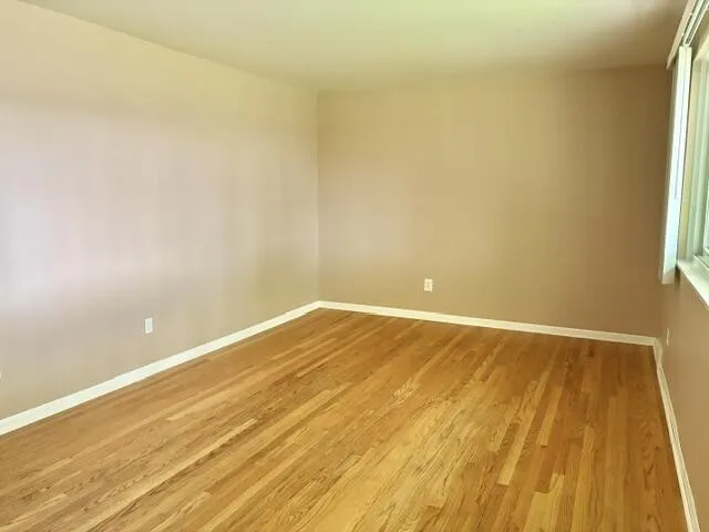 15435 Bainbridge Street Livonia, MI 48154