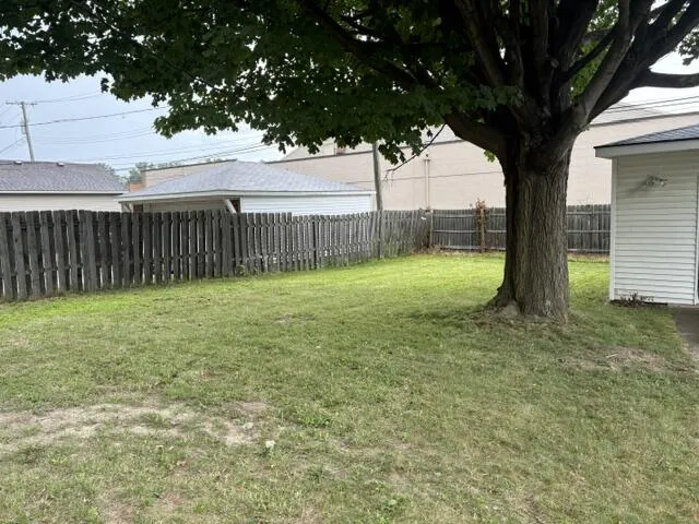 15435 Bainbridge Street Livonia, MI 48154