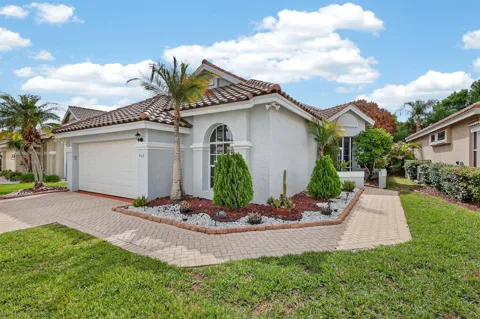 416 SW Horseshoe Bay