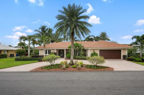 8884 SE Pelican Island Way