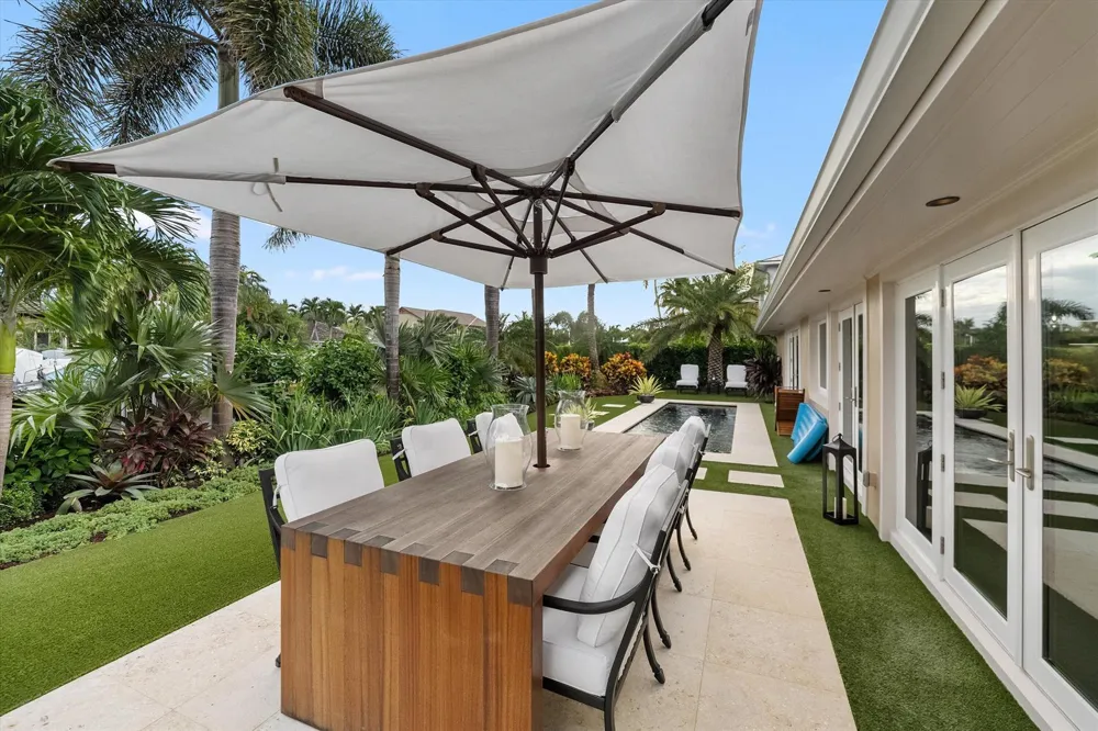 8884 SE Pelican Island Way Hobe Sound, FL 33455