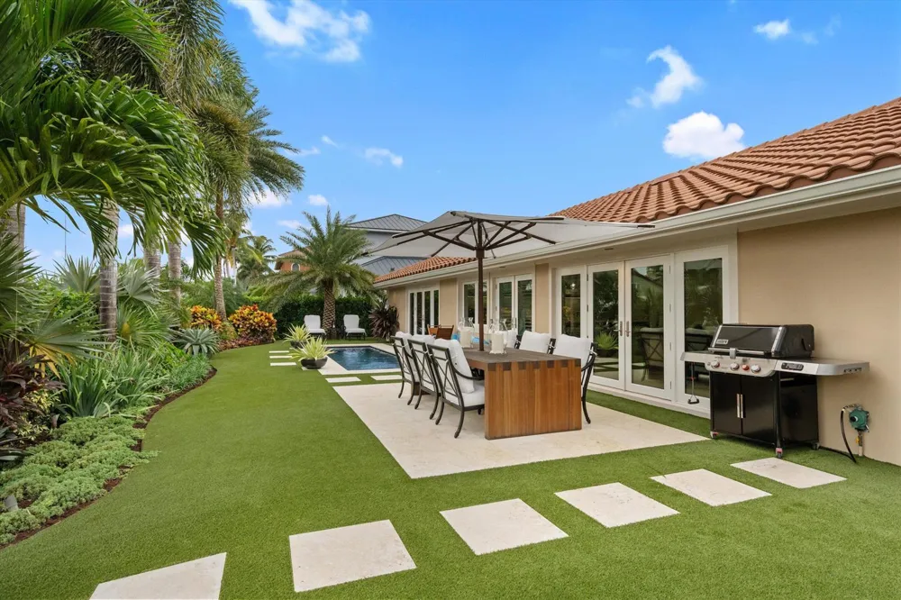 8884 SE Pelican Island Way Hobe Sound, FL 33455