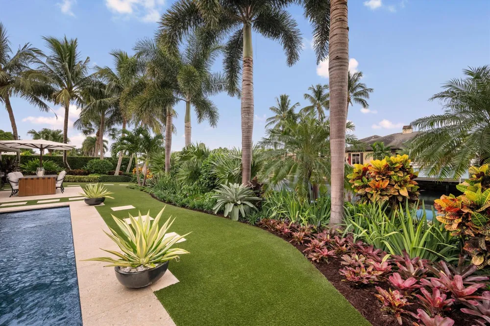 8884 SE Pelican Island Way Hobe Sound, FL 33455