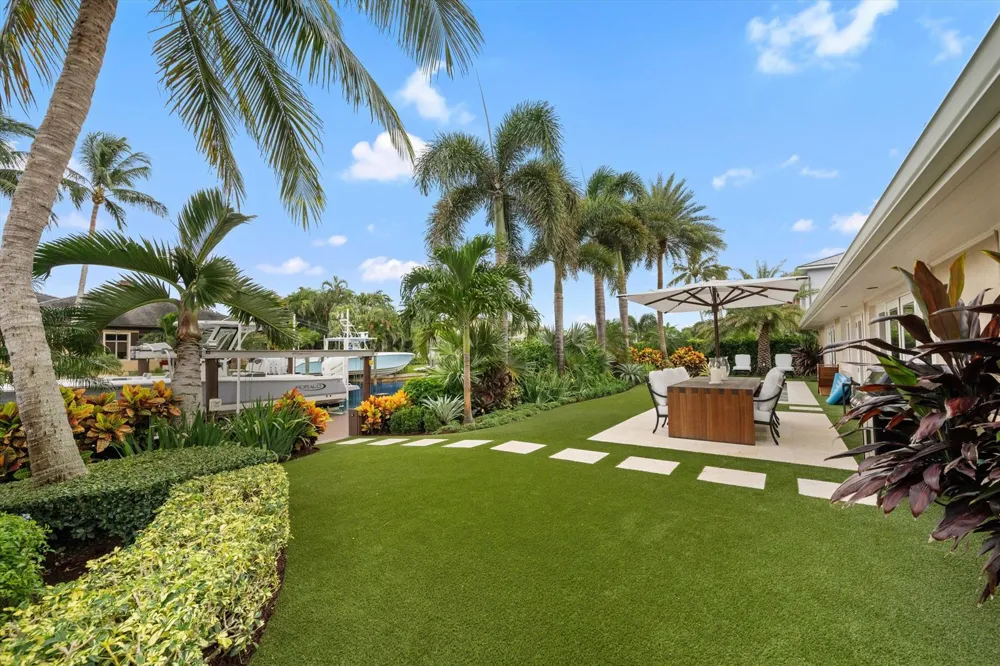 8884 SE Pelican Island Way Hobe Sound, FL 33455
