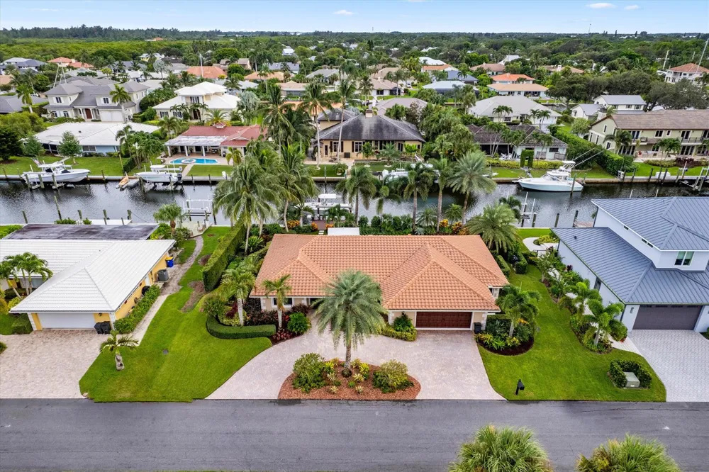 8884 SE Pelican Island Way Hobe Sound, FL 33455