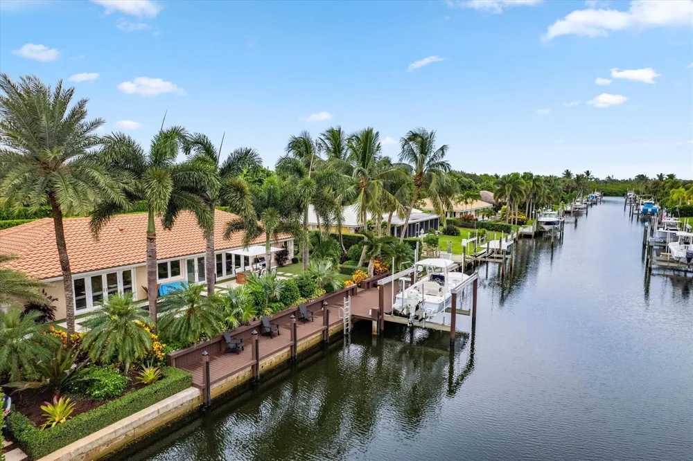 8884 SE Pelican Island Way Hobe Sound, FL 33455