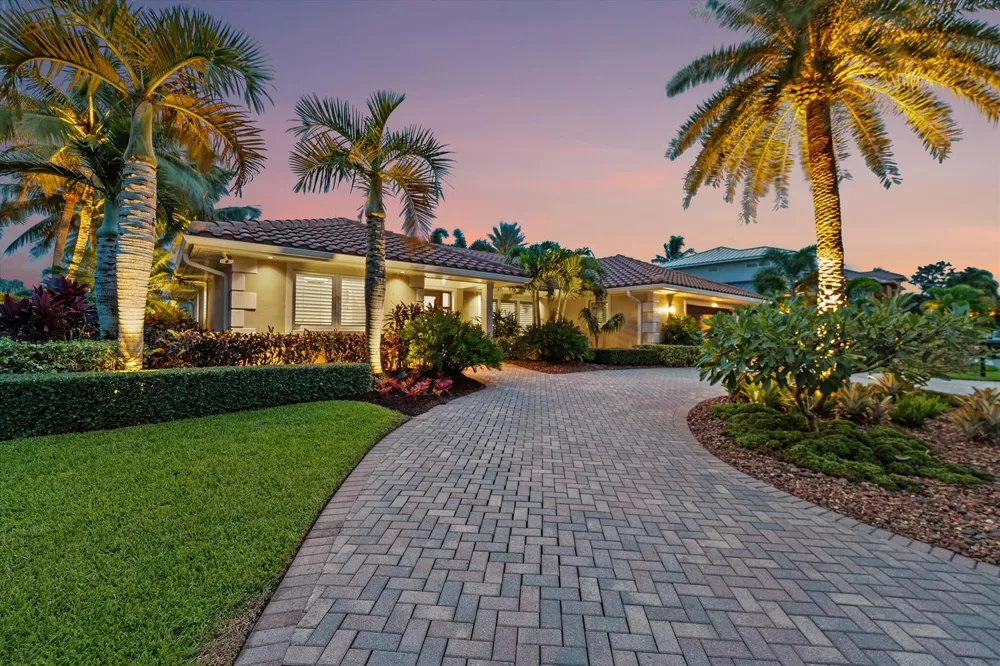8884 SE Pelican Island Way Hobe Sound, FL 33455