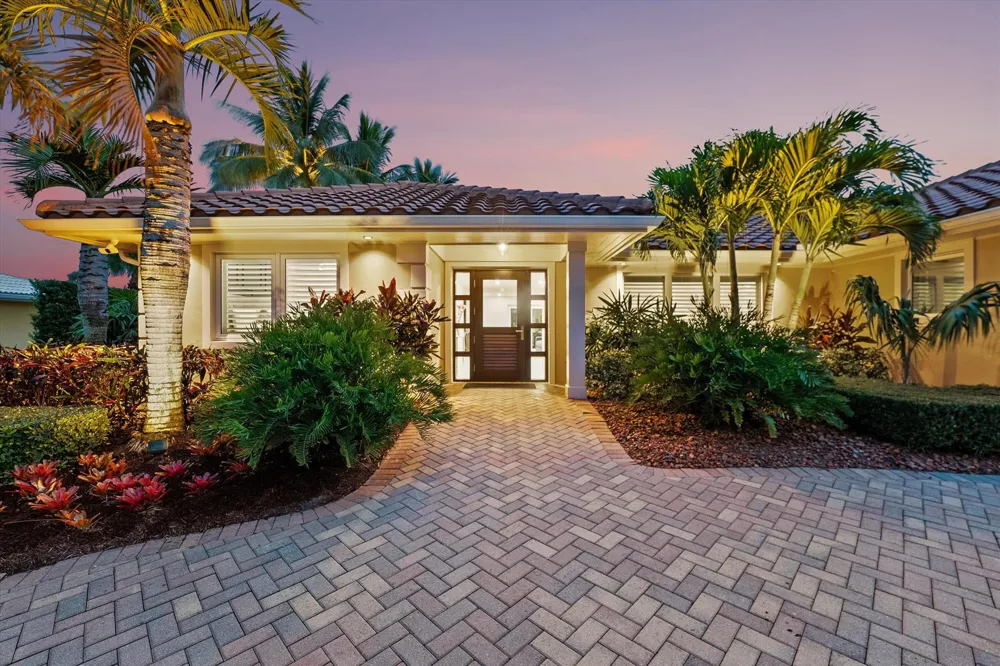 8884 SE Pelican Island Way Hobe Sound, FL 33455