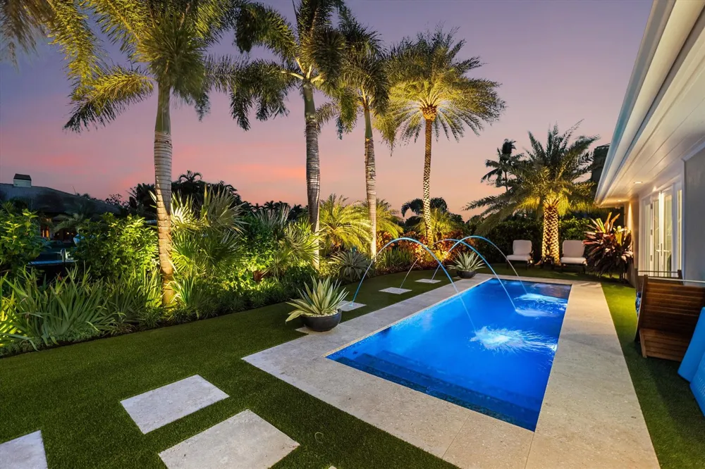8884 SE Pelican Island Way Hobe Sound, FL 33455