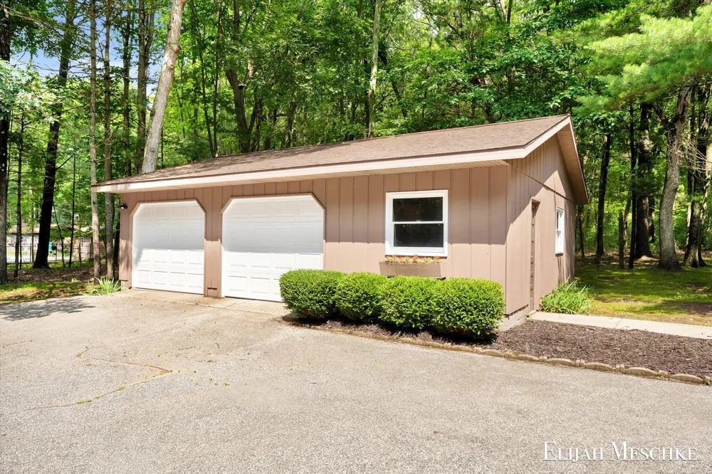 1160 Scenic Drive Laketon Township, MI 49445