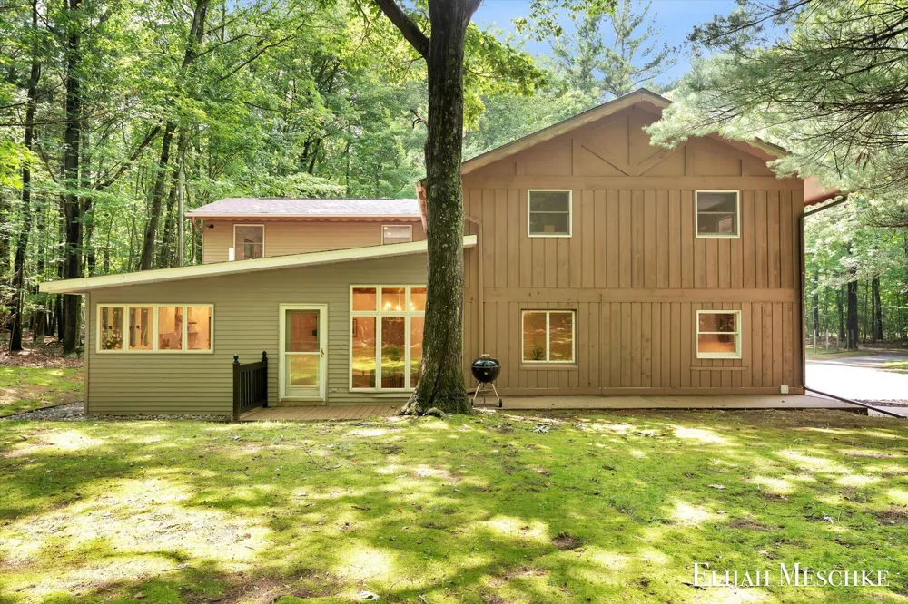 1160 Scenic Drive Laketon Township, MI 49445