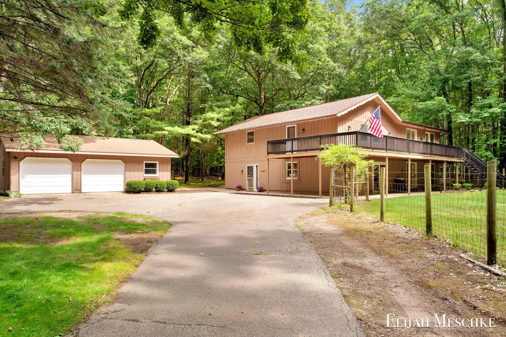 1160 Scenic Drive Laketon Township, MI 49445