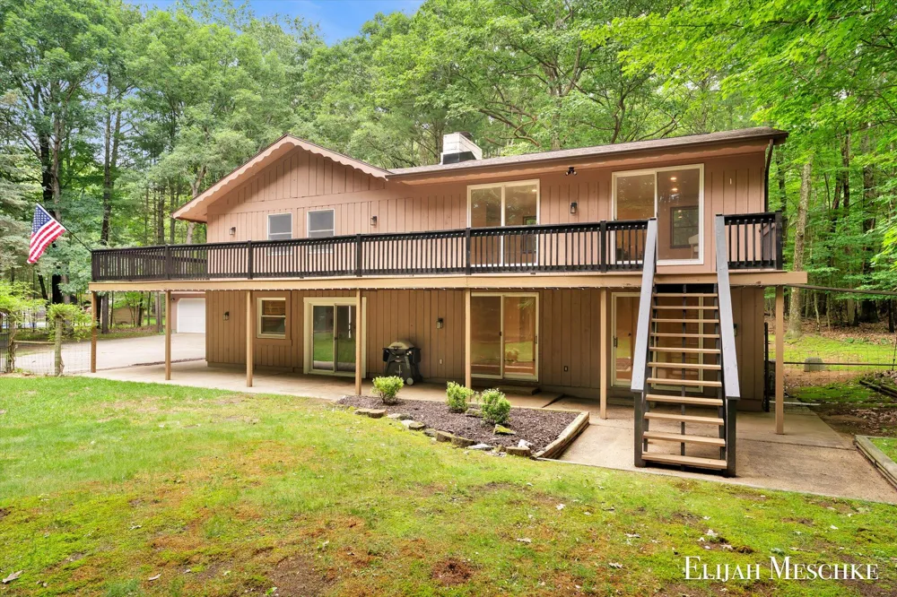 1160 Scenic Drive Laketon Township, MI 49445