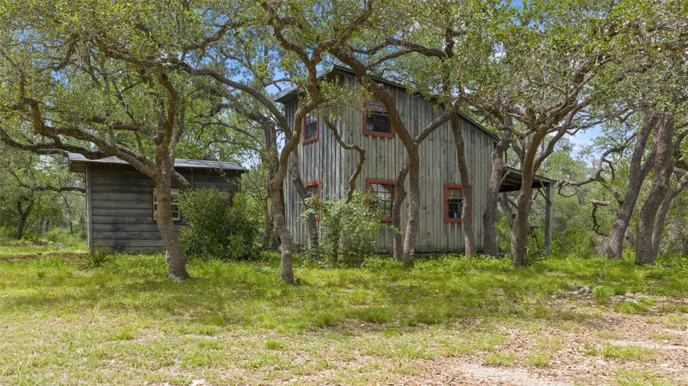 505 Red Corral Ranch Road Wimberley, TX 78676