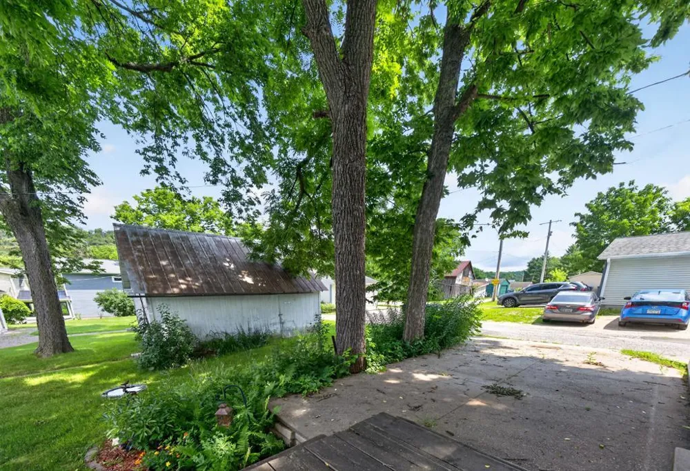 105 Kenilworth Avenue Lanesboro, MN 55949